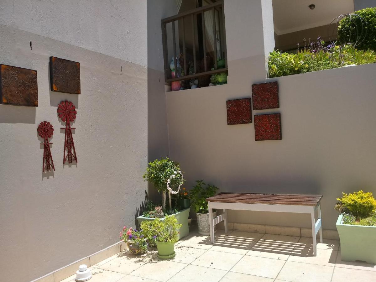 Froggy Bay Is The Best All The Way! Simonʼs Town Exterior foto